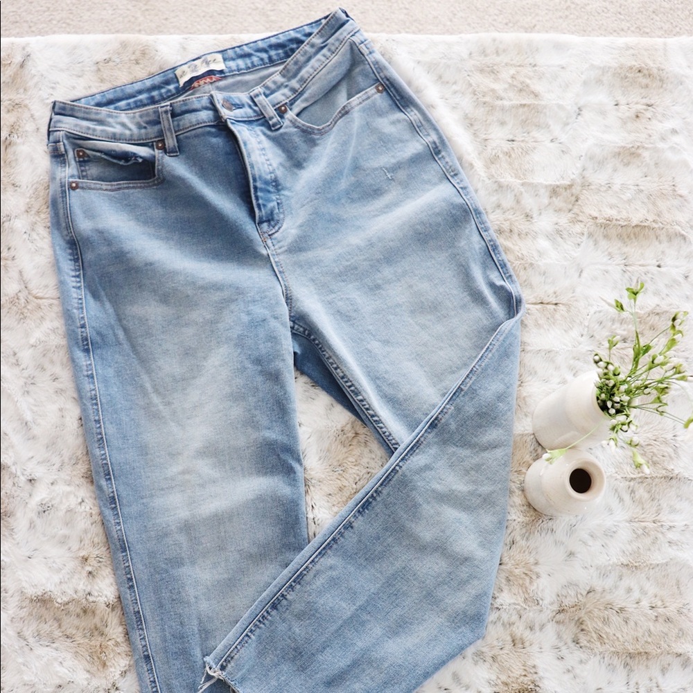 CRVY High-Rise Vintage Straight Jeans